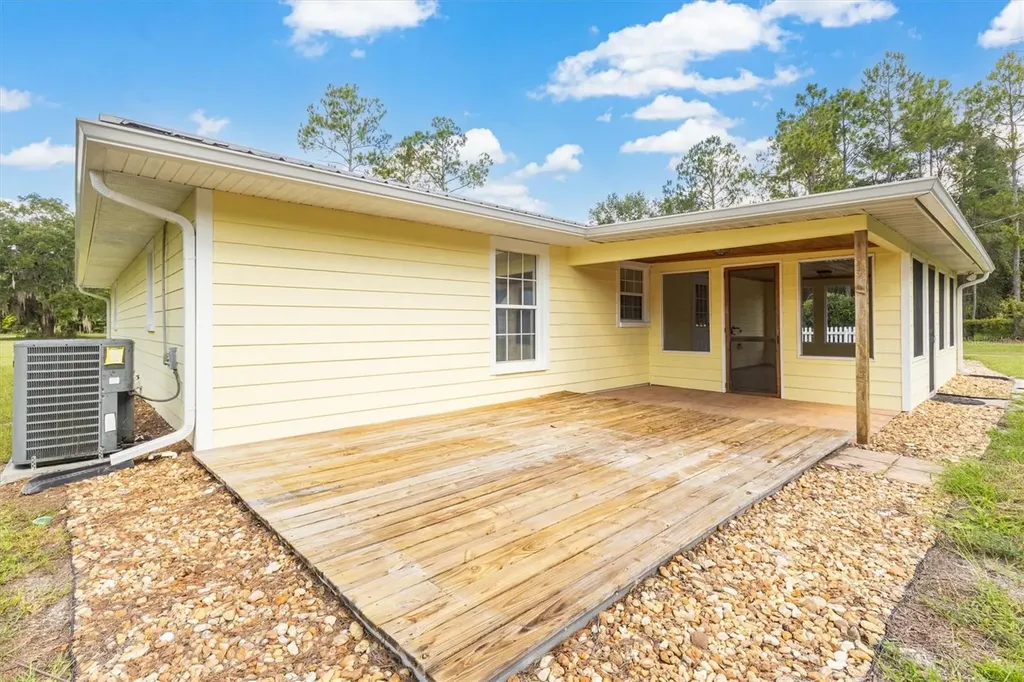 17925 SE 49th Place Hawthorne FL 32640