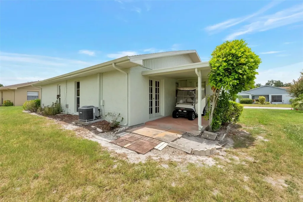 1814 Foxhunt Drive Sun City Center FL 33573