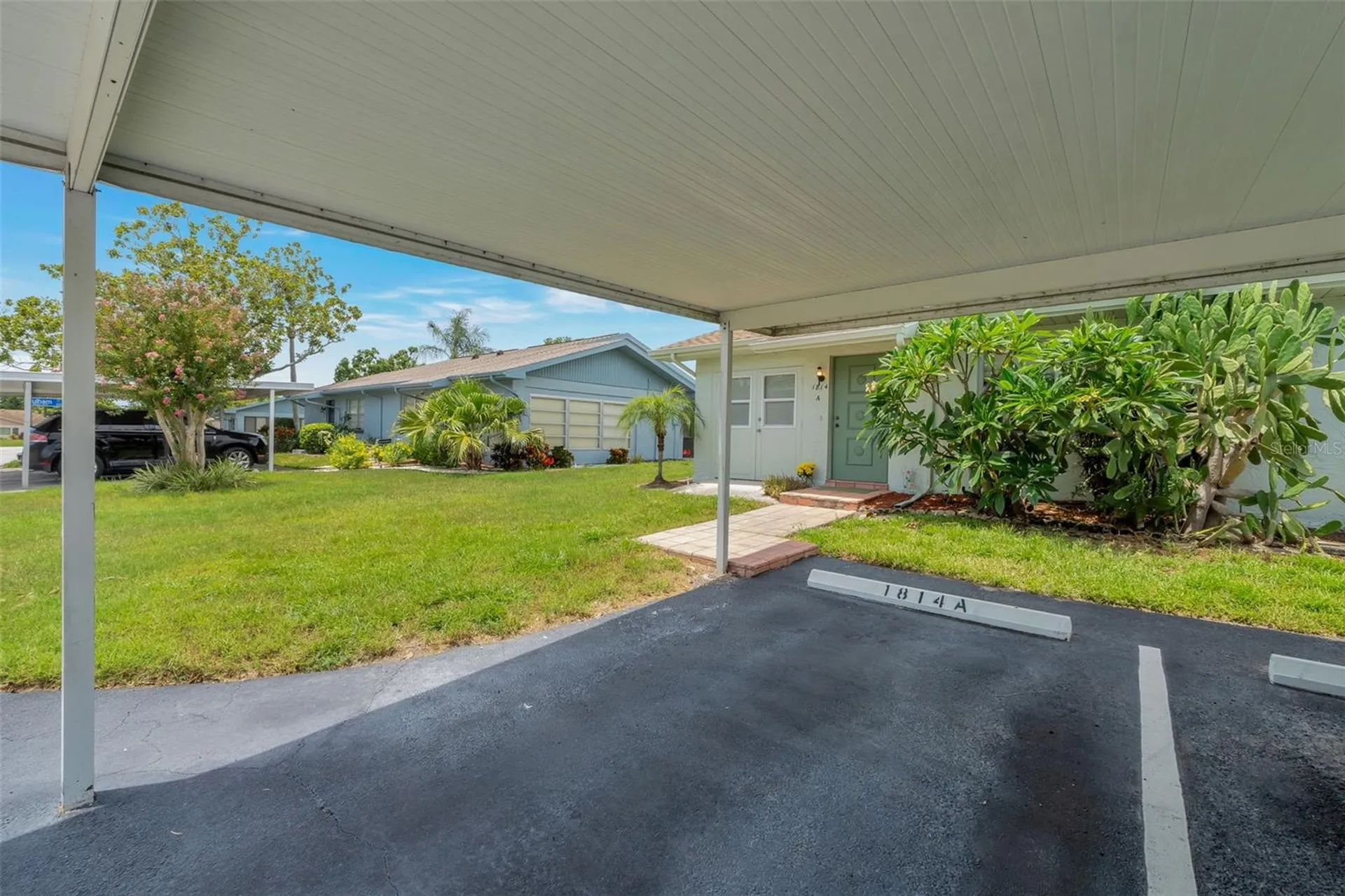 1814 Foxhunt Drive Sun City Center FL 33573