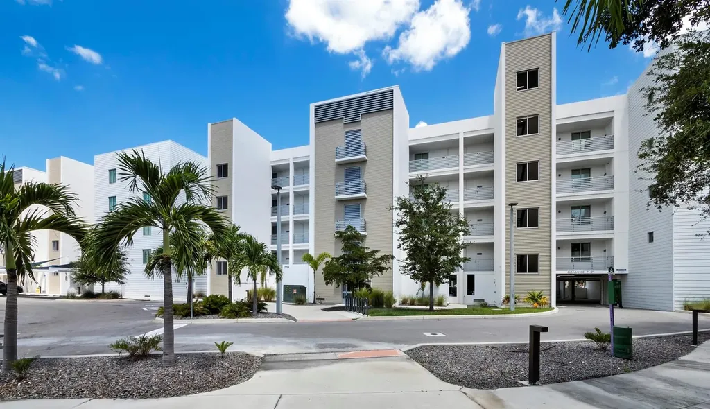 1709 N Tamiami Trail Sarasota FL 34234