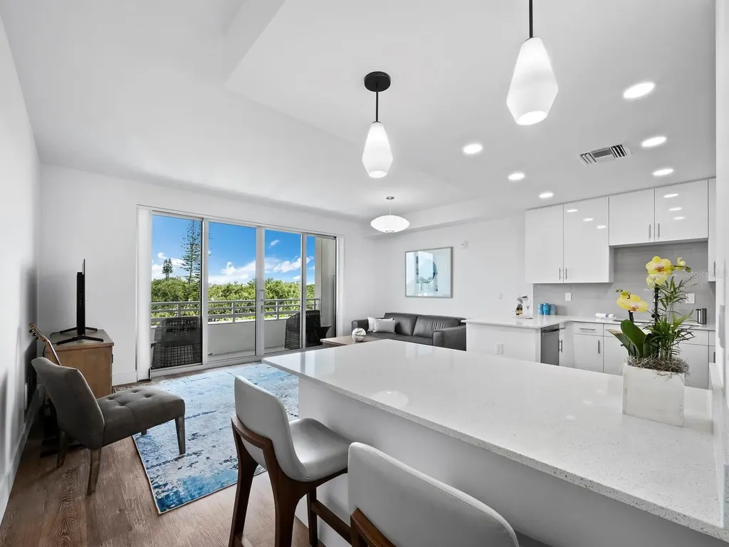 1709 N Tamiami Trail Sarasota FL 34234
