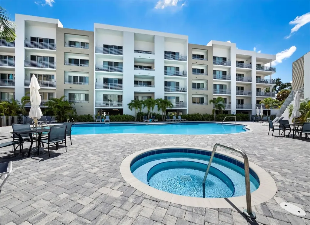 1709 N Tamiami Trail Sarasota FL 34234