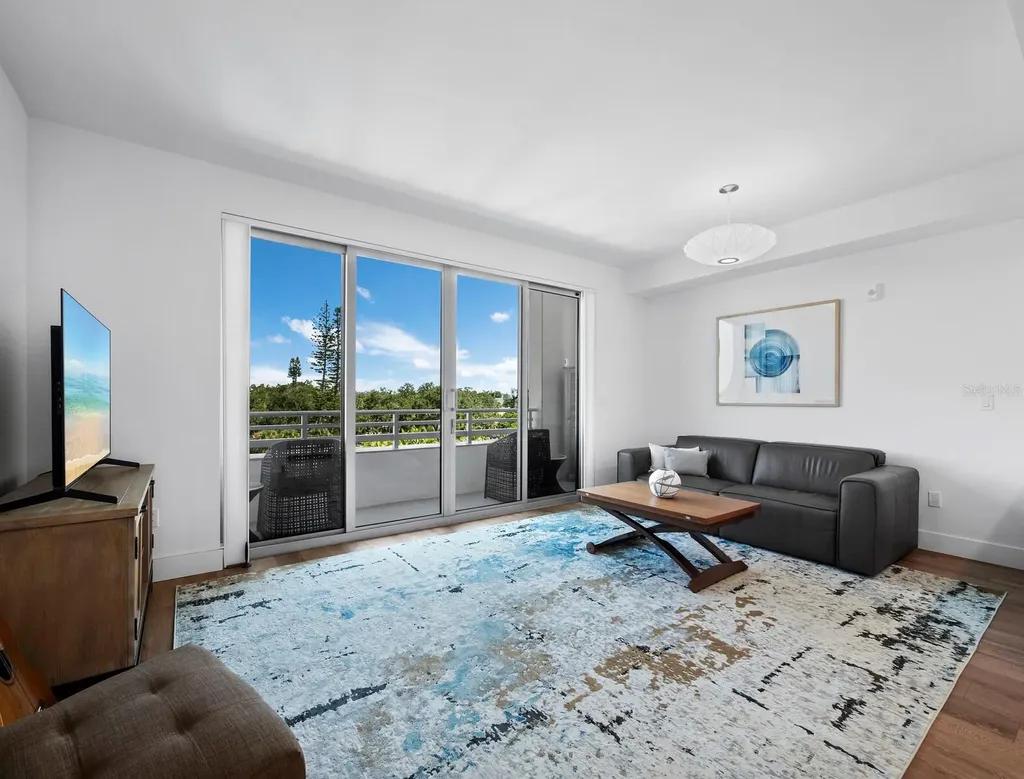 1709 N Tamiami Trail Sarasota FL 34234