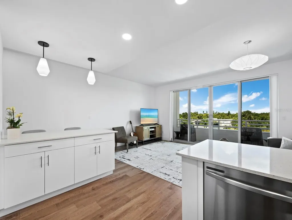 1709 N Tamiami Trail Sarasota FL 34234