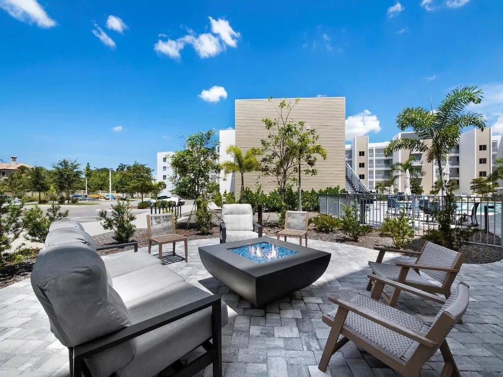 1709 N Tamiami Trail Sarasota FL 34234