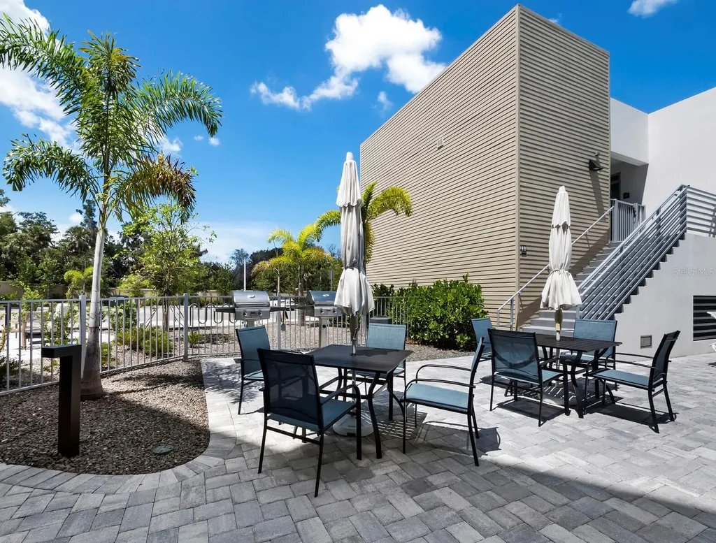 1709 N Tamiami Trail Sarasota FL 34234