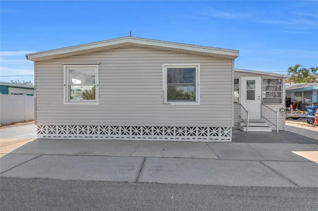 3705 116th Street Court W Bradenton FL 34210