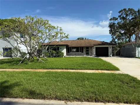 1826 Oregon Avenue NE St Petersburg FL 33703