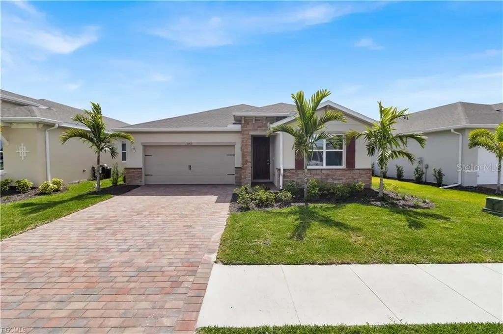 872 Stonewater Lake Terrace Cape Coral FL 33993