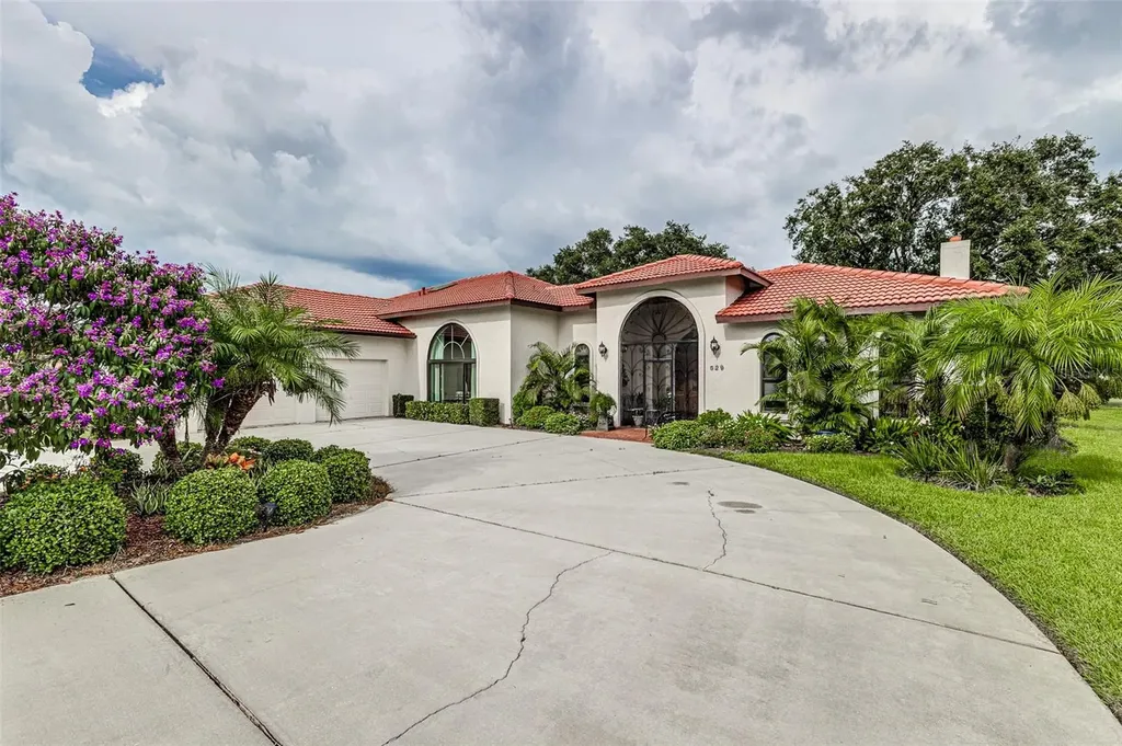 529 Clubhouse Drive Lake Wales FL 33898