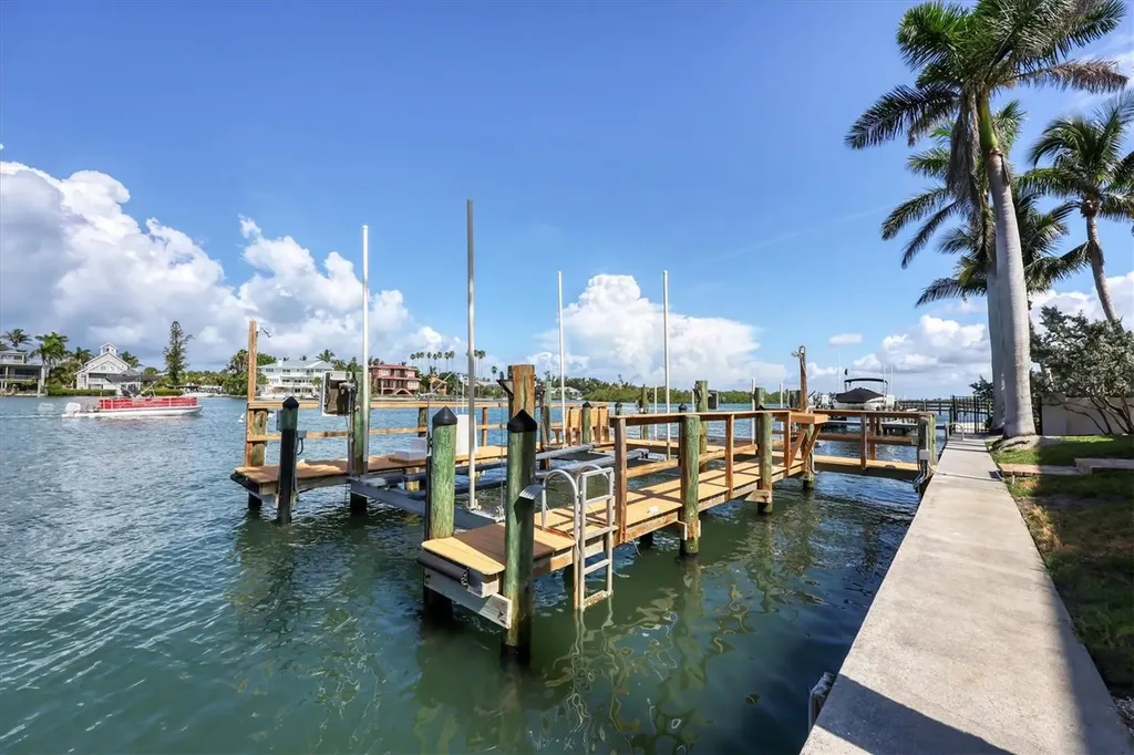 559 Bob Hope Drive Nokomis FL 34275