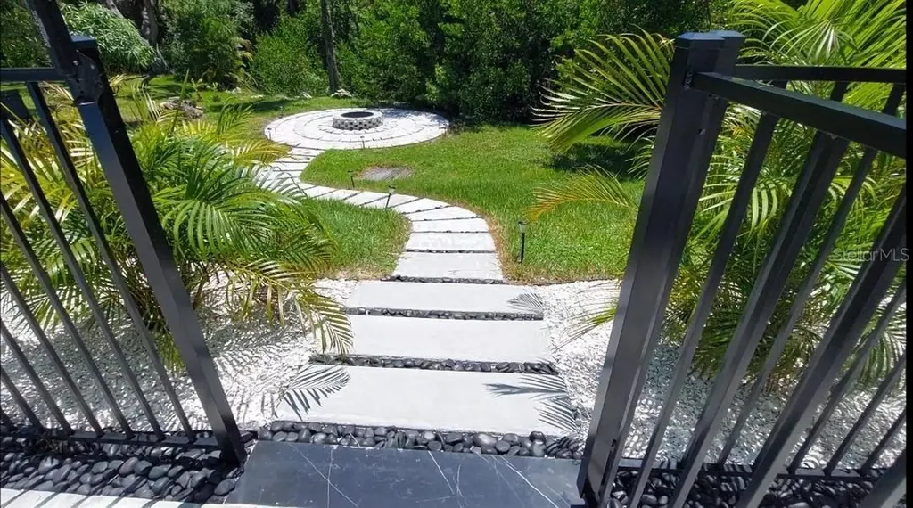 327 Roberts Road Nokomis FL 34275