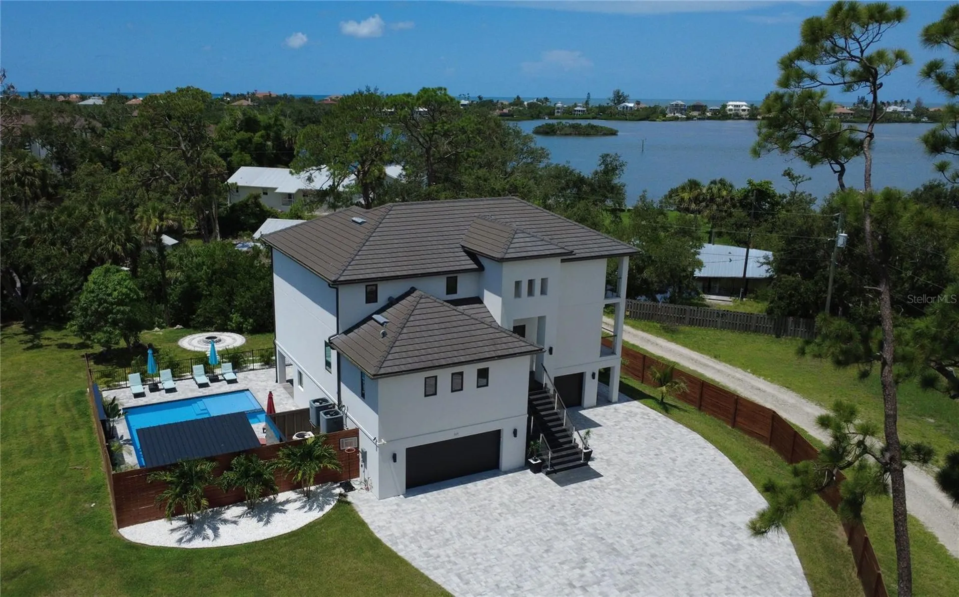 327 Roberts Road Nokomis FL 34275
