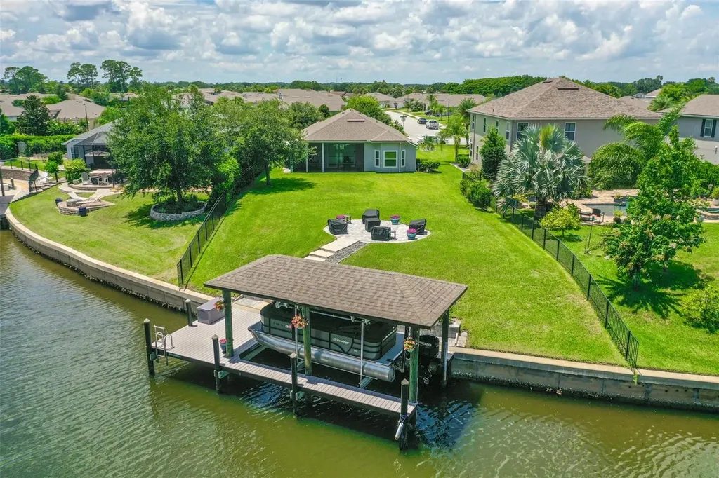 38 Country Club Harbor Circle Palm Coast FL 32137