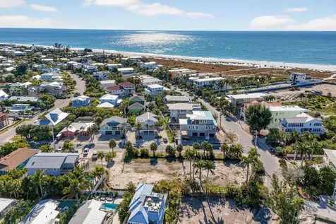 810 N Bay Boulevard Anna Maria FL 34216