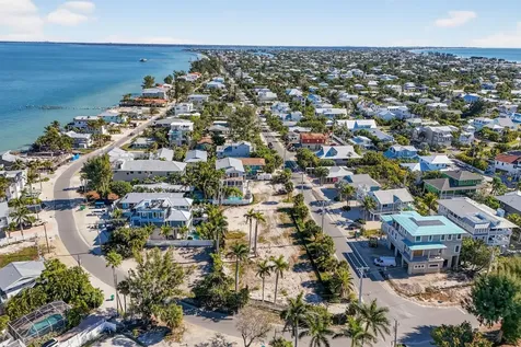 810 N Bay Boulevard Anna Maria FL 34216