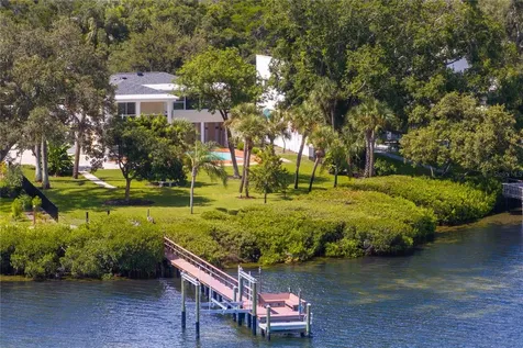 234 Driftwood Road SE St Petersburg FL 33705