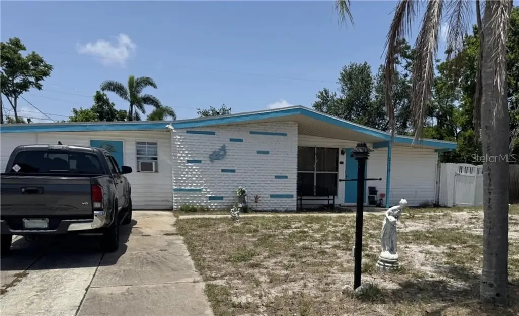 2119 N Wellesley Drive Bradenton FL 34207