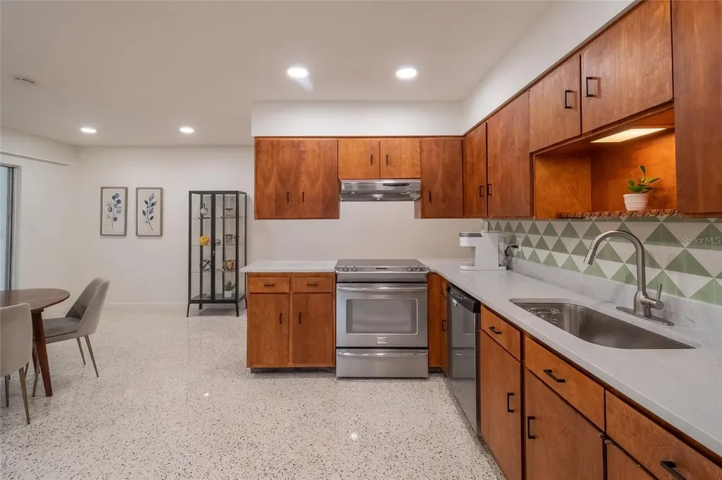 725 S Wilson Avenue Lakeland FL 33801