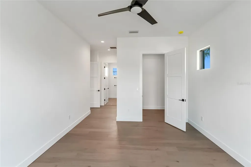 569 Bayview Drive Longboat Key FL 34228