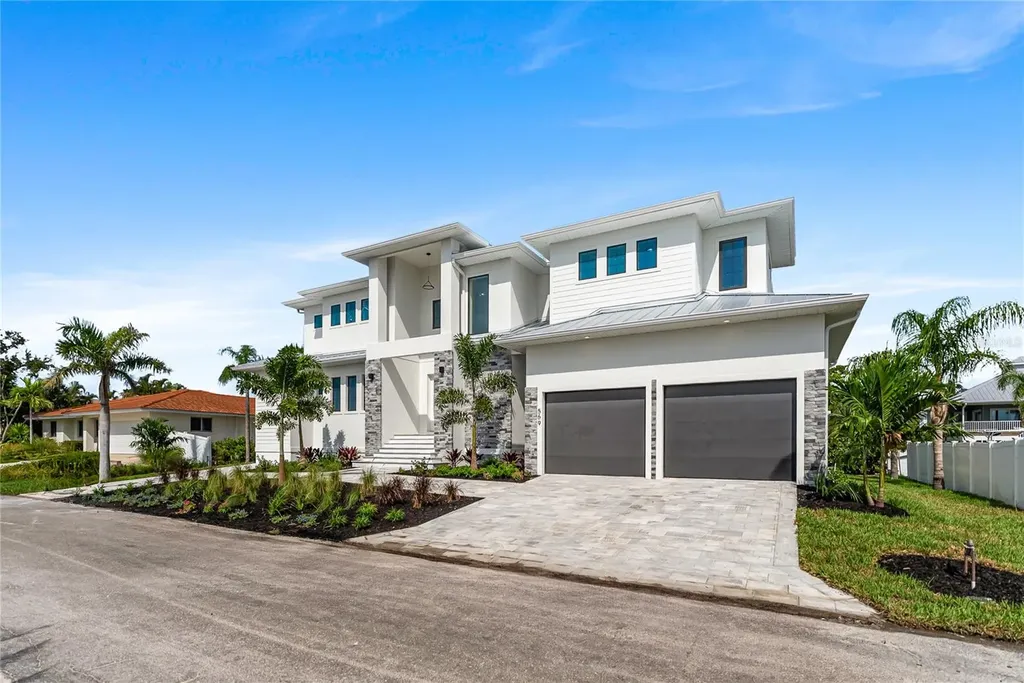 569 Bayview Drive Longboat Key FL 34228