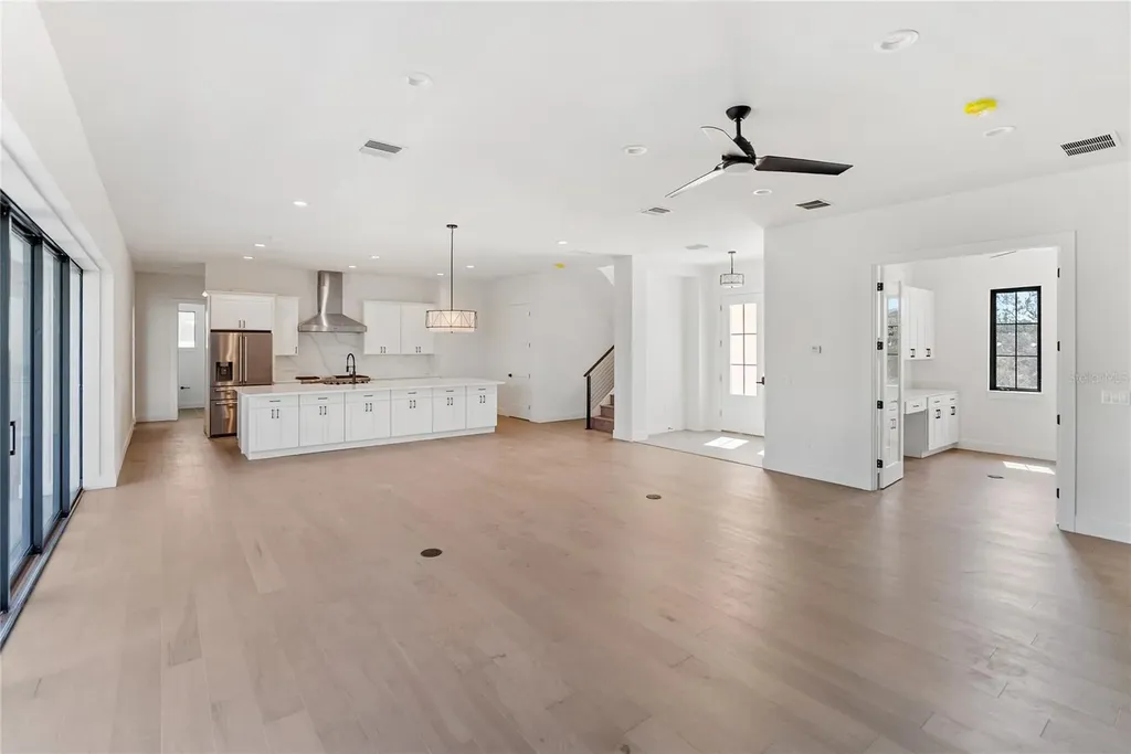 569 Bayview Drive Longboat Key FL 34228