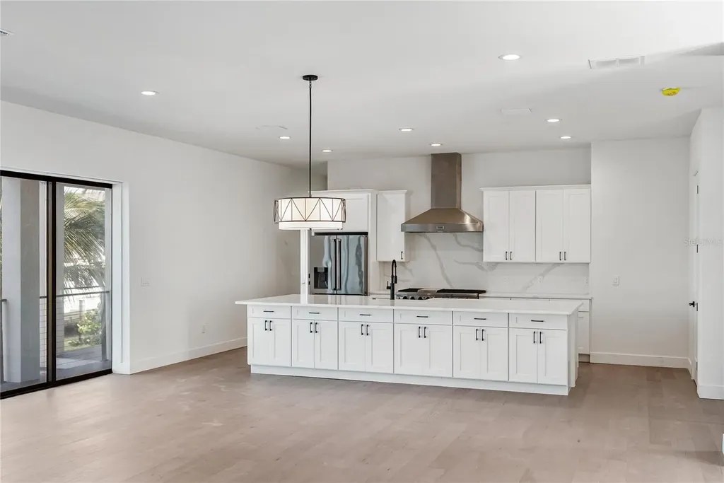 569 Bayview Drive Longboat Key FL 34228