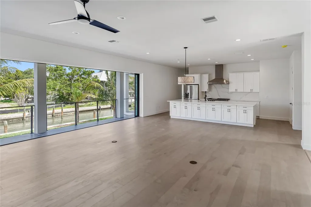 569 Bayview Drive Longboat Key FL 34228