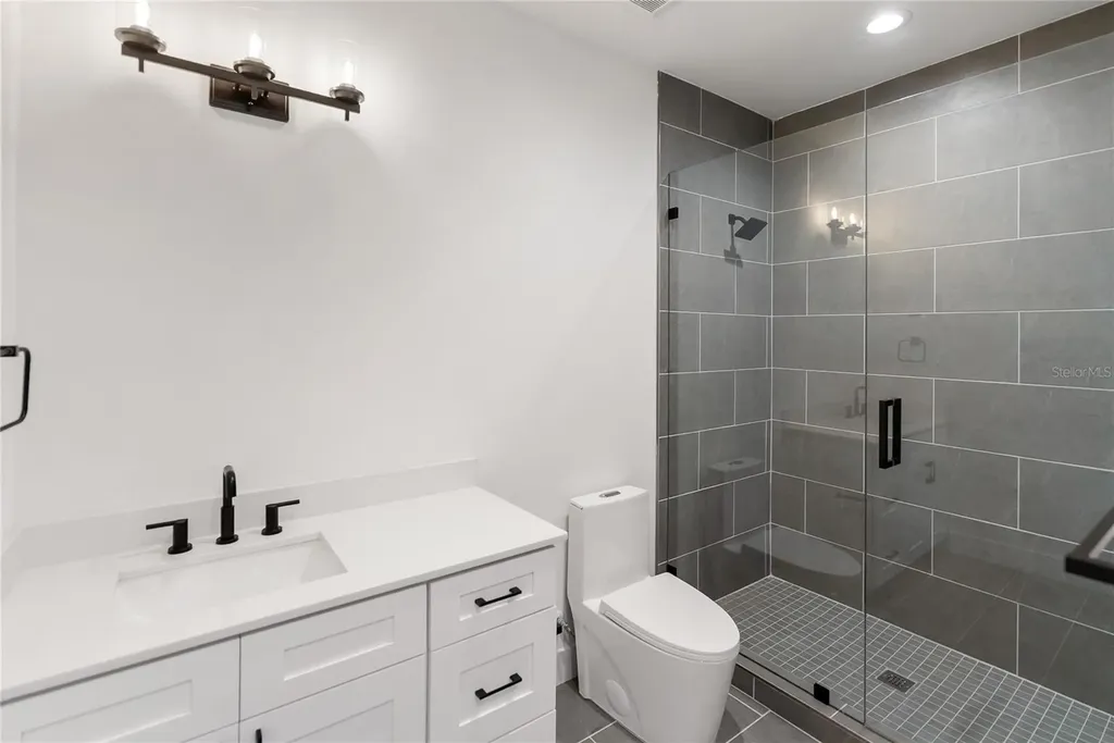 569 Bayview Drive Longboat Key FL 34228