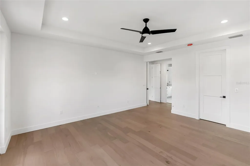 569 Bayview Drive Longboat Key FL 34228