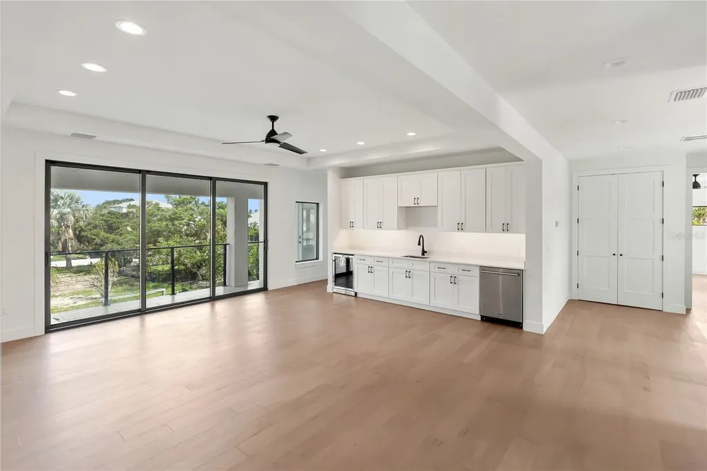 569 Bayview Drive Longboat Key FL 34228