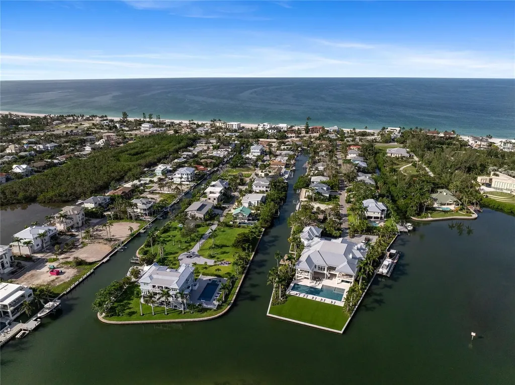 569 Bayview Drive Longboat Key FL 34228