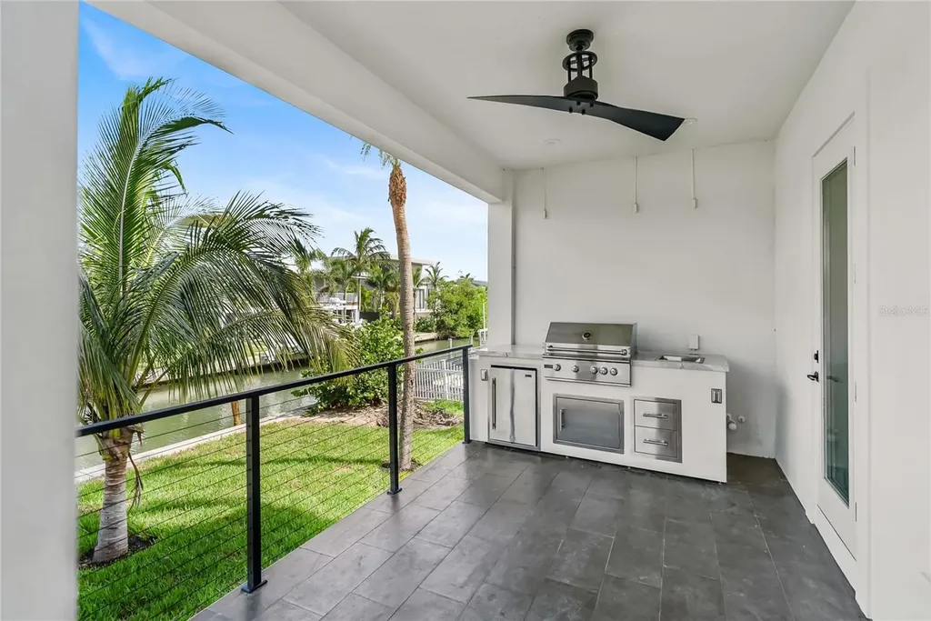 569 Bayview Drive Longboat Key FL 34228