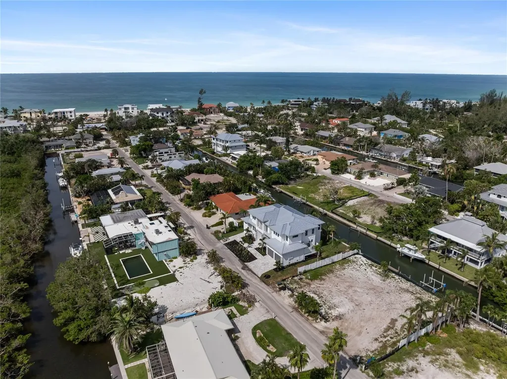 569 Bayview Drive Longboat Key FL 34228