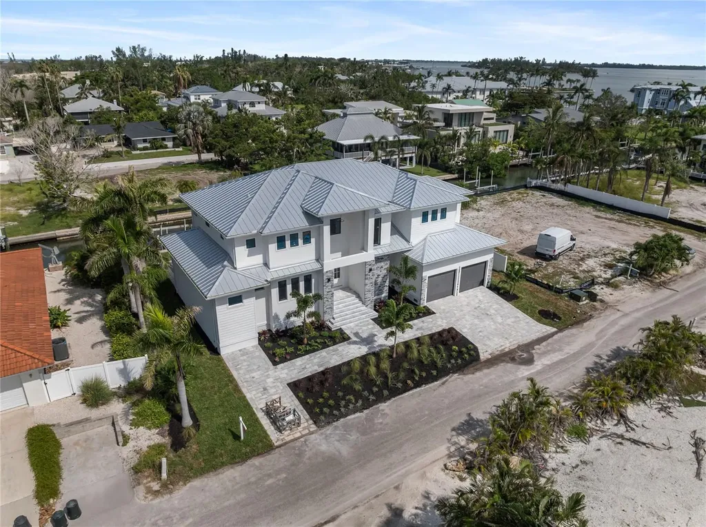 569 Bayview Drive Longboat Key FL 34228