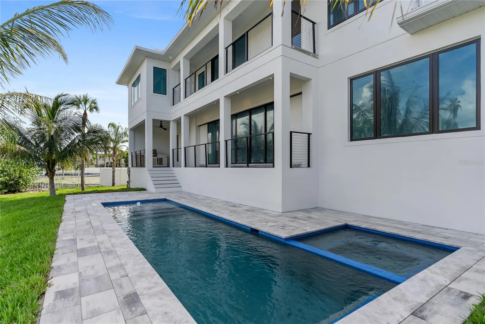569 Bayview Drive Longboat Key FL 34228