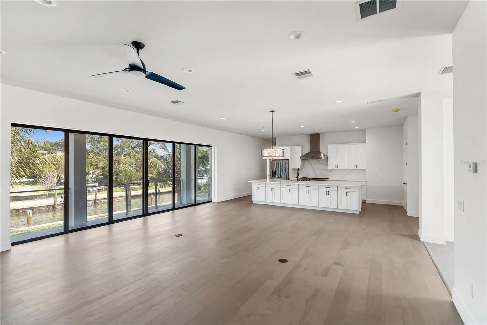 569 Bayview Drive Longboat Key FL 34228