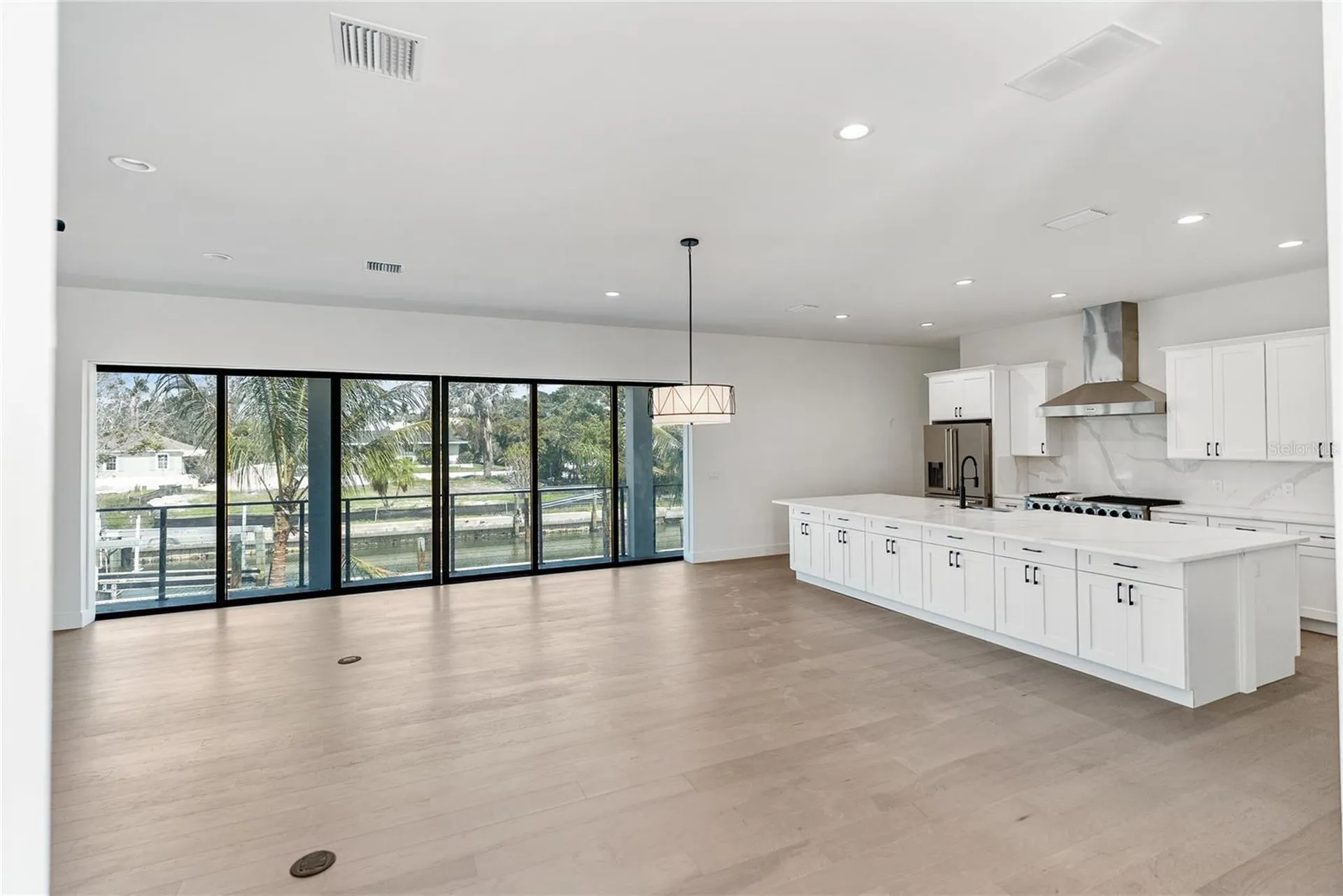 569 Bayview Drive Longboat Key FL 34228