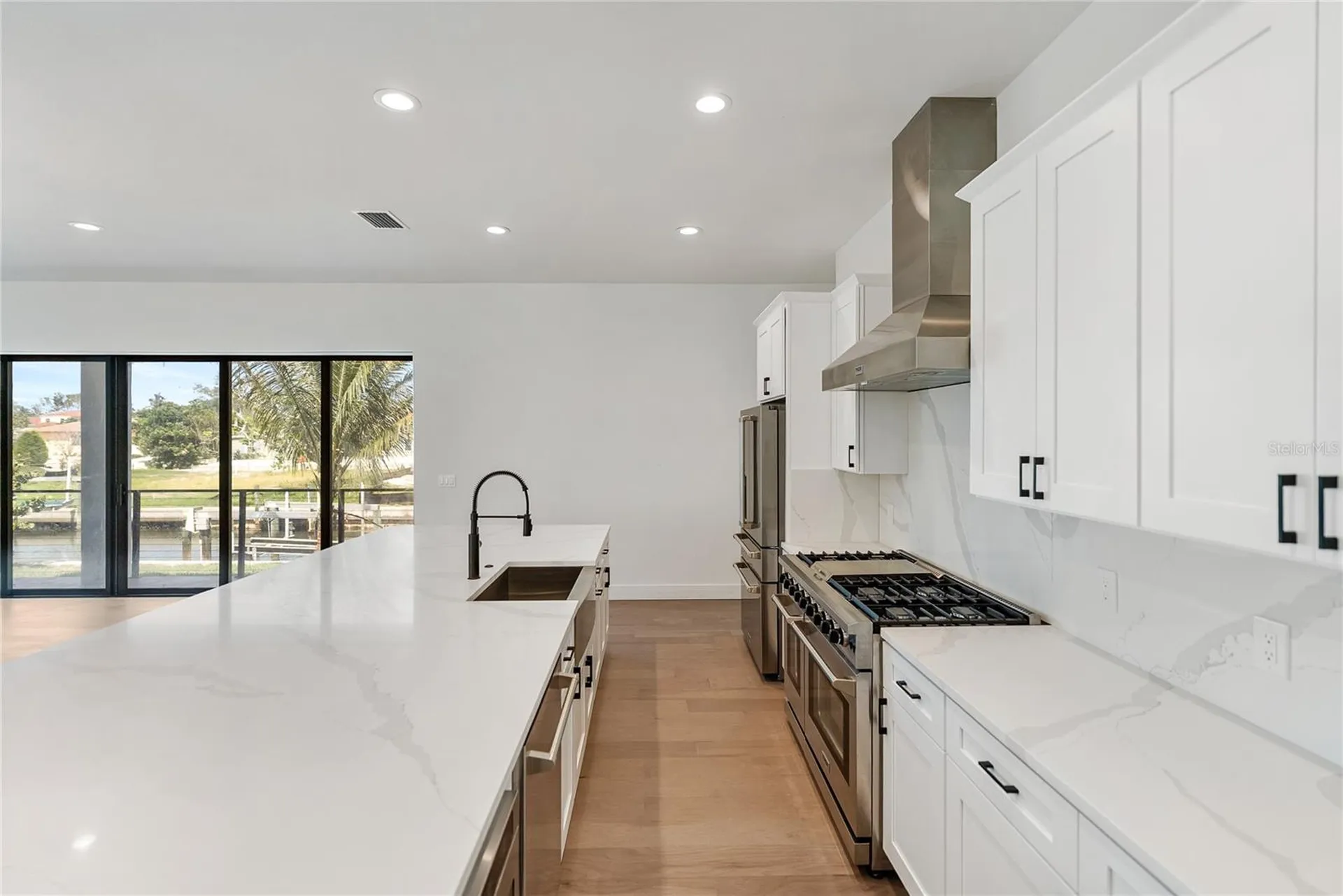 569 Bayview Drive Longboat Key FL 34228