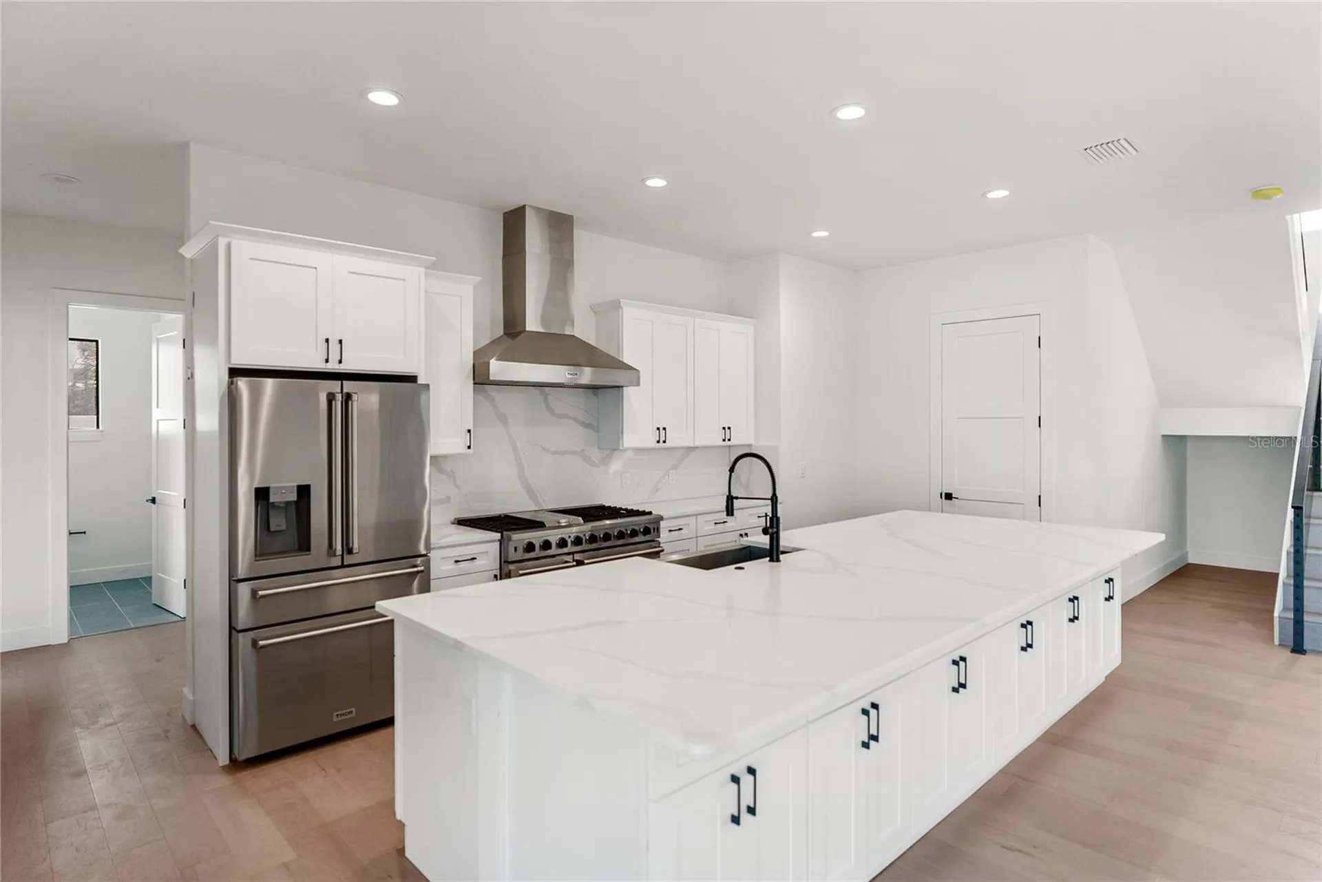 569 Bayview Drive Longboat Key FL 34228