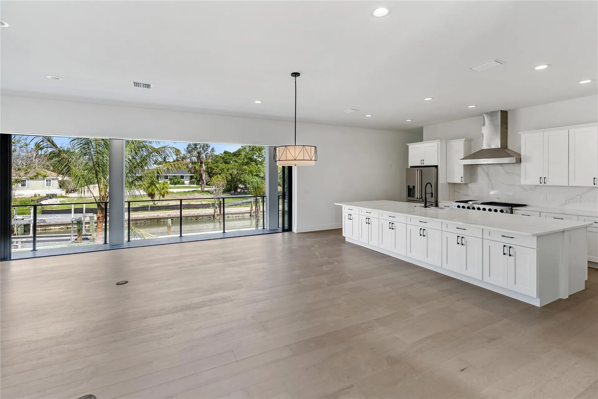 569 Bayview Drive Longboat Key FL 34228