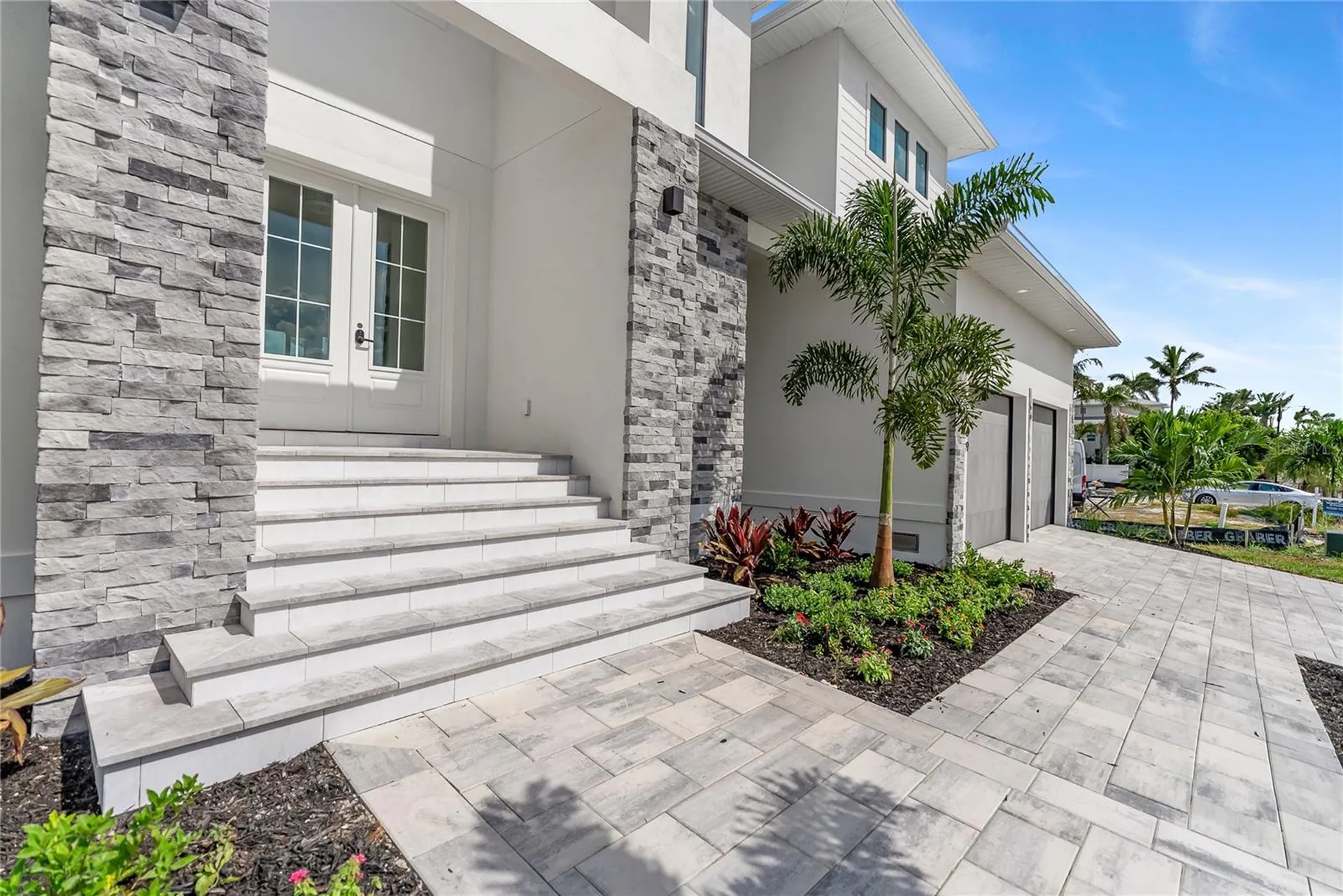 569 Bayview Drive Longboat Key FL 34228