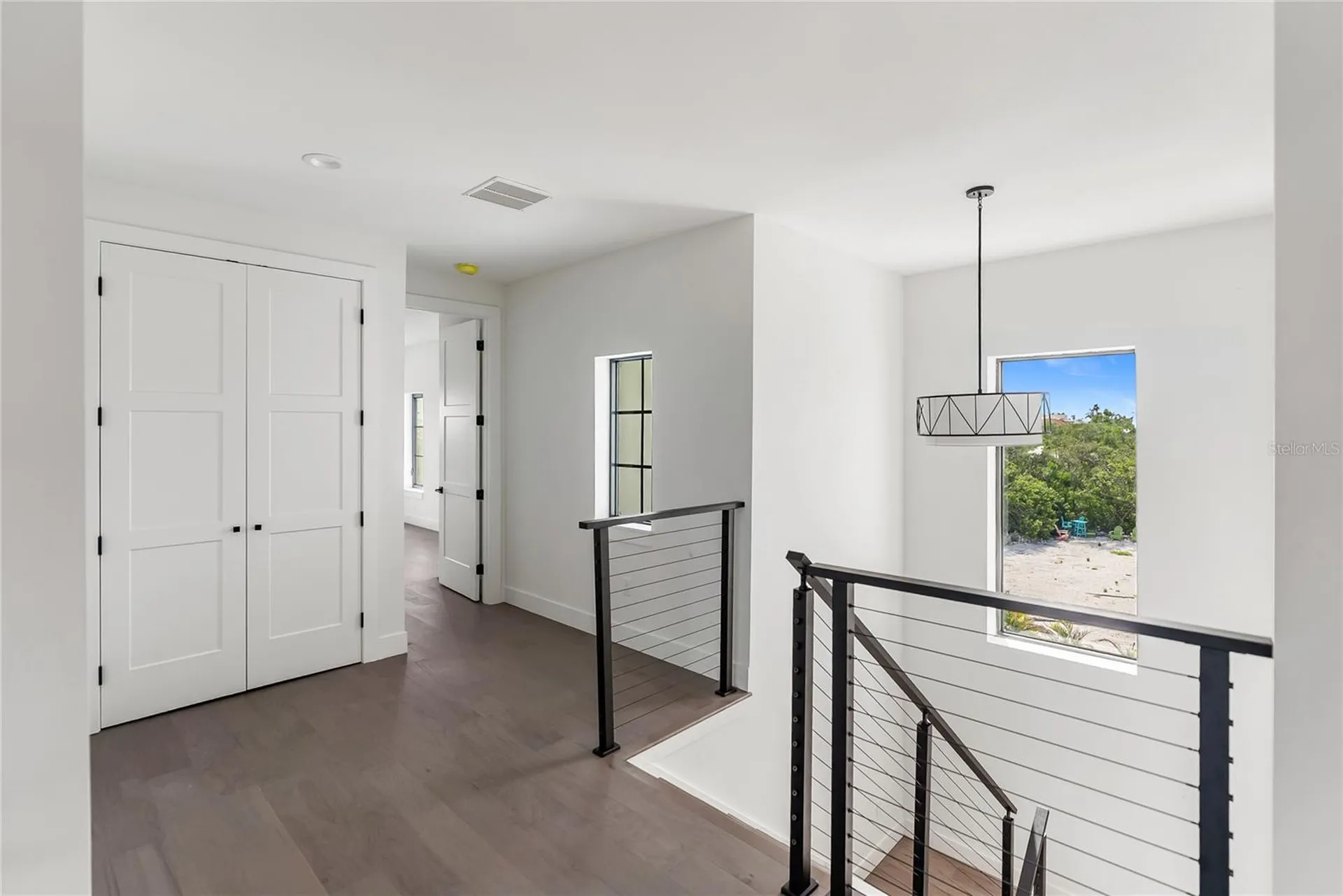 569 Bayview Drive Longboat Key FL 34228