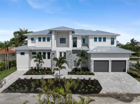 569 Bayview Drive Longboat Key FL 34228