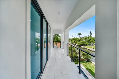569 Bayview Drive Longboat Key FL 34228