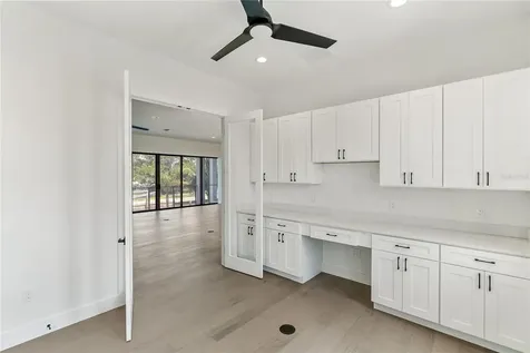 569 Bayview Drive Longboat Key FL 34228