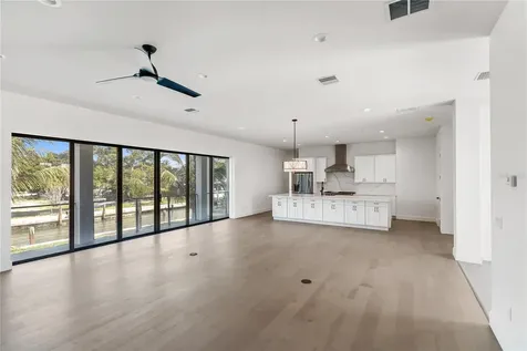 569 Bayview Drive Longboat Key FL 34228