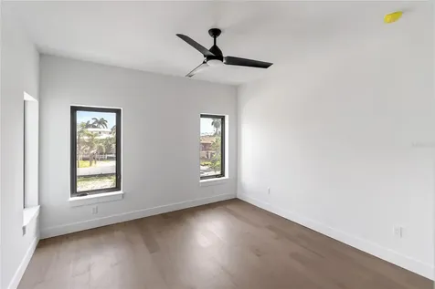 569 Bayview Drive Longboat Key FL 34228