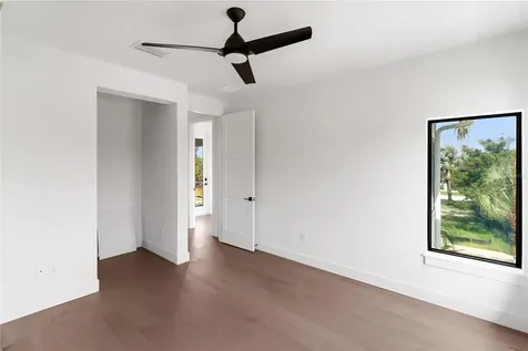 569 Bayview Drive Longboat Key FL 34228