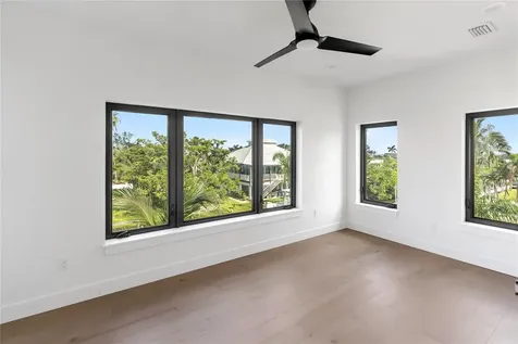 569 Bayview Drive Longboat Key FL 34228
